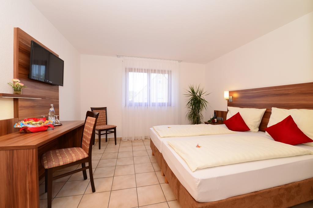 Hotel Am Buchwald Esslingen am Neckar Bilik gambar
