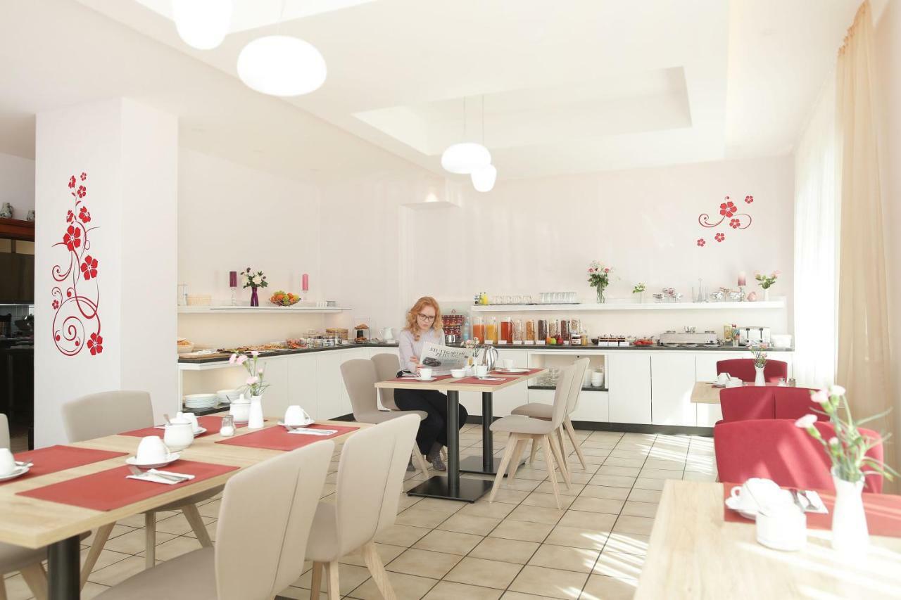 Hotel Am Buchwald Esslingen am Neckar Luaran gambar